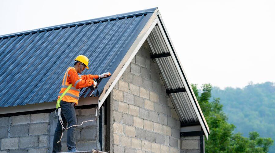 Professional gutter cleaning in Keyes, CA
